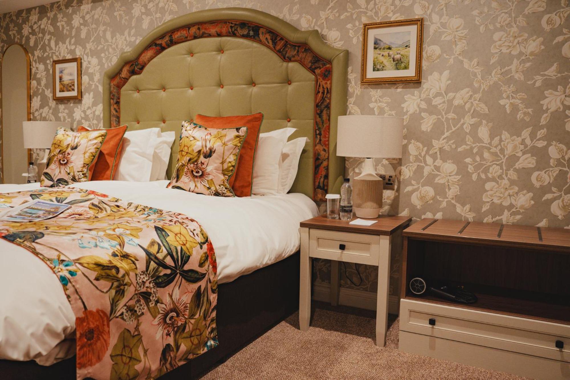 The Golden Fleece Hotel, Thirsk, North Yorkshire Eksteriør billede