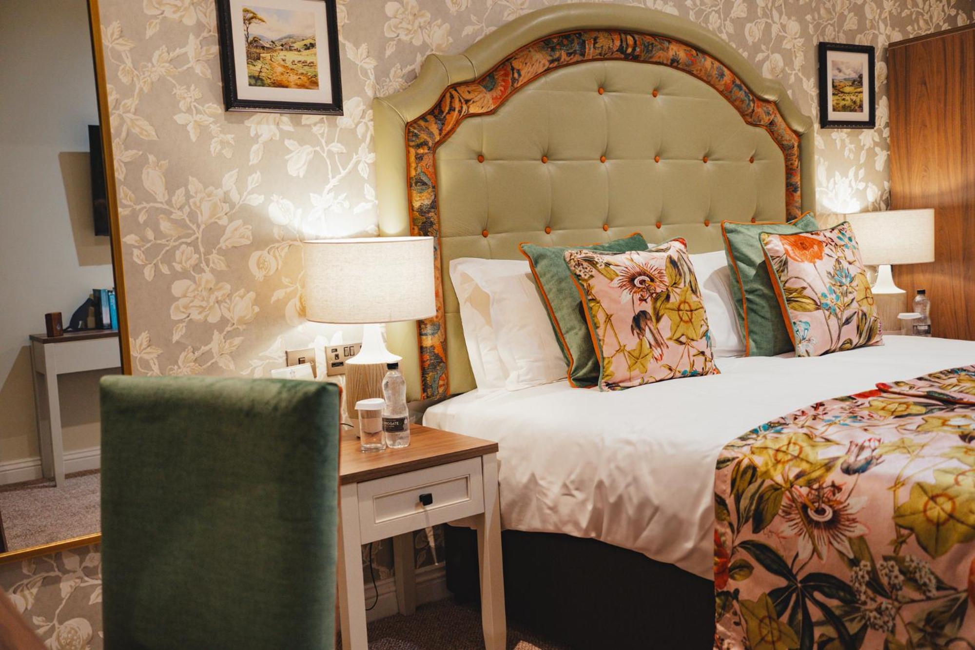 The Golden Fleece Hotel, Thirsk, North Yorkshire Eksteriør billede