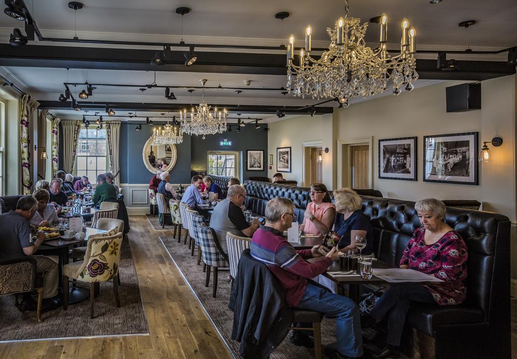 The Golden Fleece Hotel, Thirsk, North Yorkshire Eksteriør billede