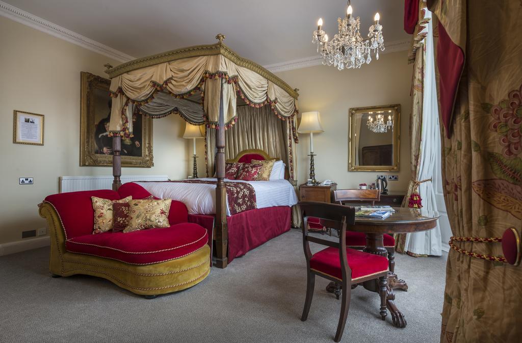 The Golden Fleece Hotel, Thirsk, North Yorkshire Eksteriør billede