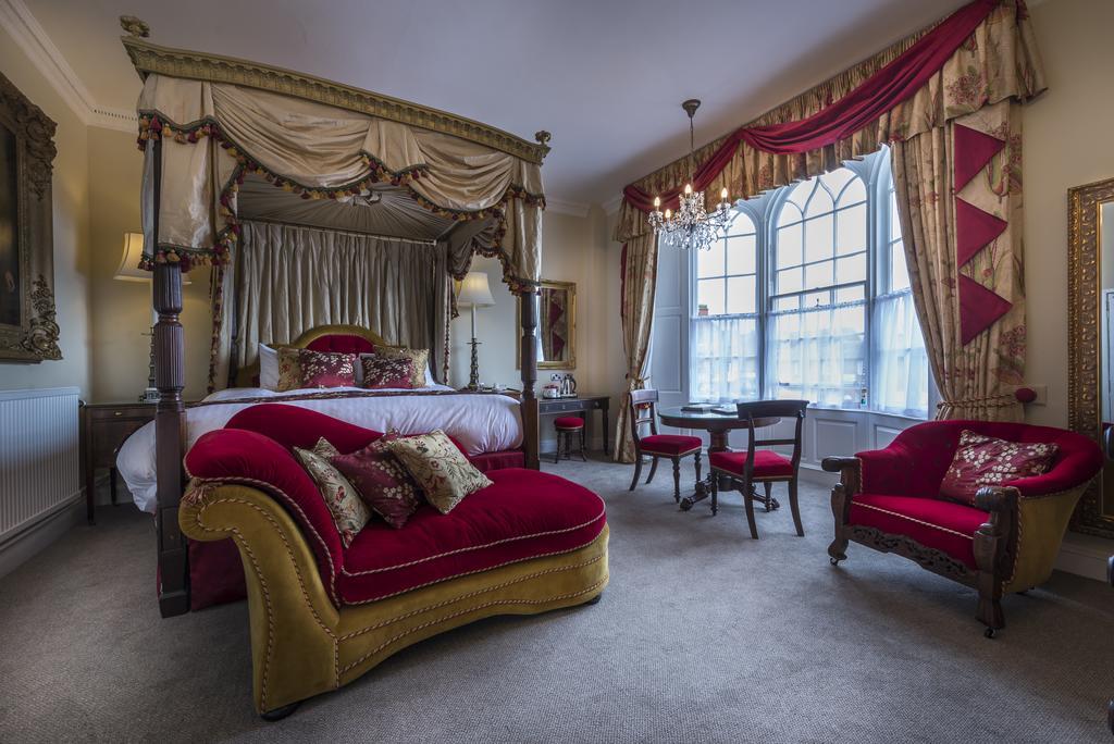 The Golden Fleece Hotel, Thirsk, North Yorkshire Eksteriør billede