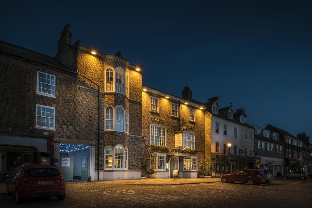 The Golden Fleece Hotel, Thirsk, North Yorkshire Eksteriør billede