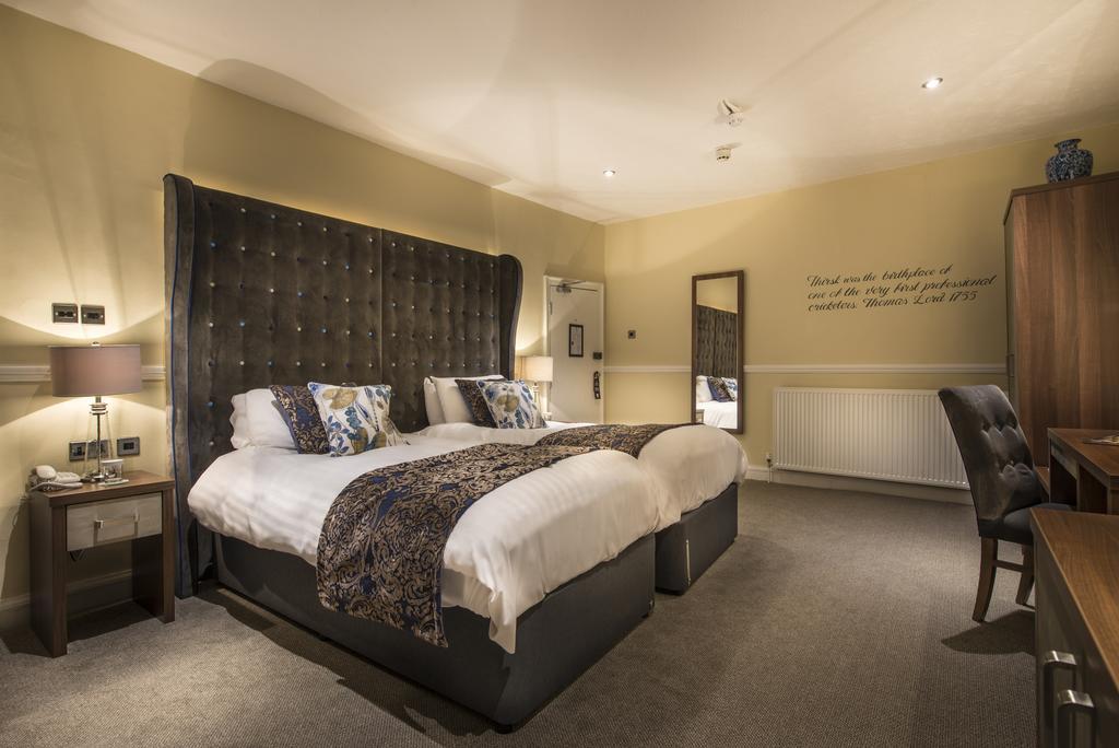 The Golden Fleece Hotel, Thirsk, North Yorkshire Eksteriør billede